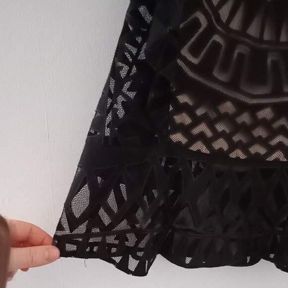 BCBG MAX AZRIA black lace top - Picture 6 of 13